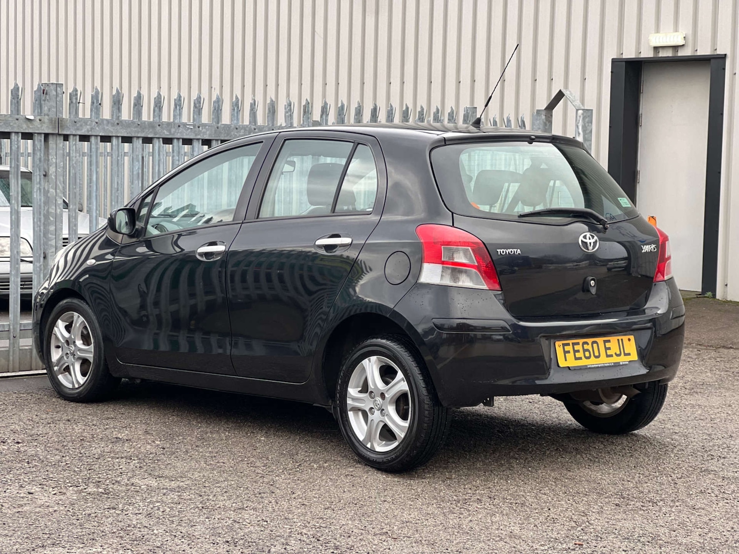 Used Toyota Yaris 2010 for sale - 77003517: Photo 6