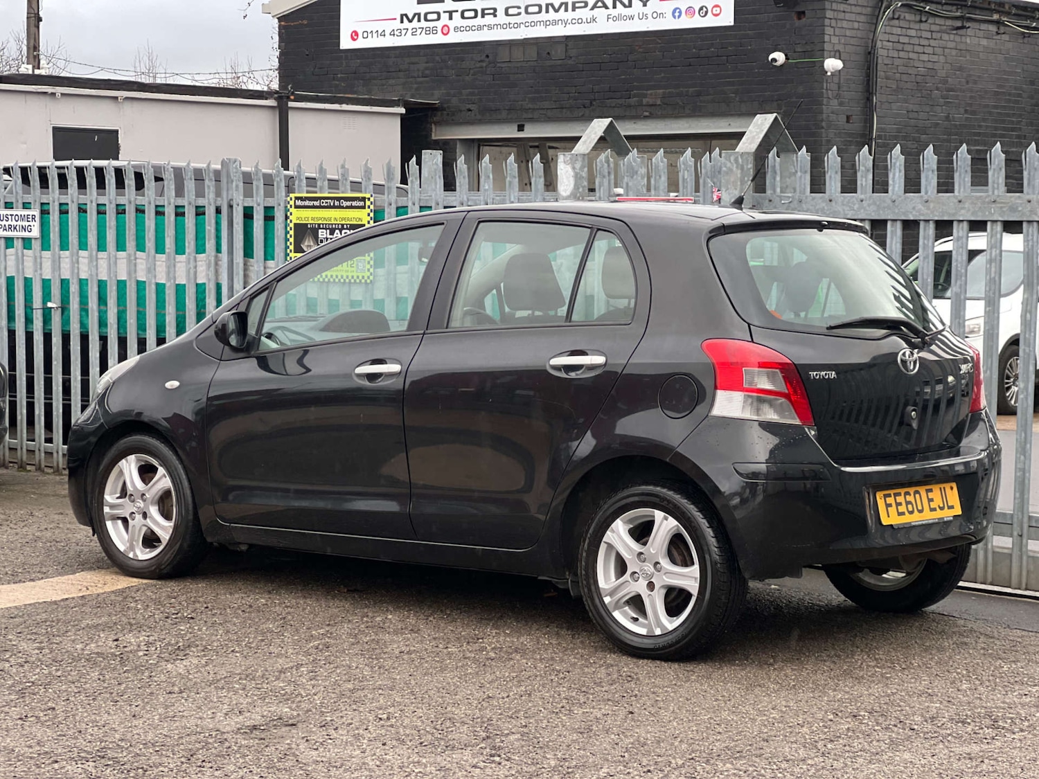 Used Toyota Yaris 2010 for sale - 77003517: Photo 9