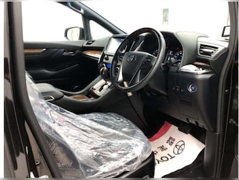 Used Toyota Vellfire 2015 for sale - 77003513: Photo