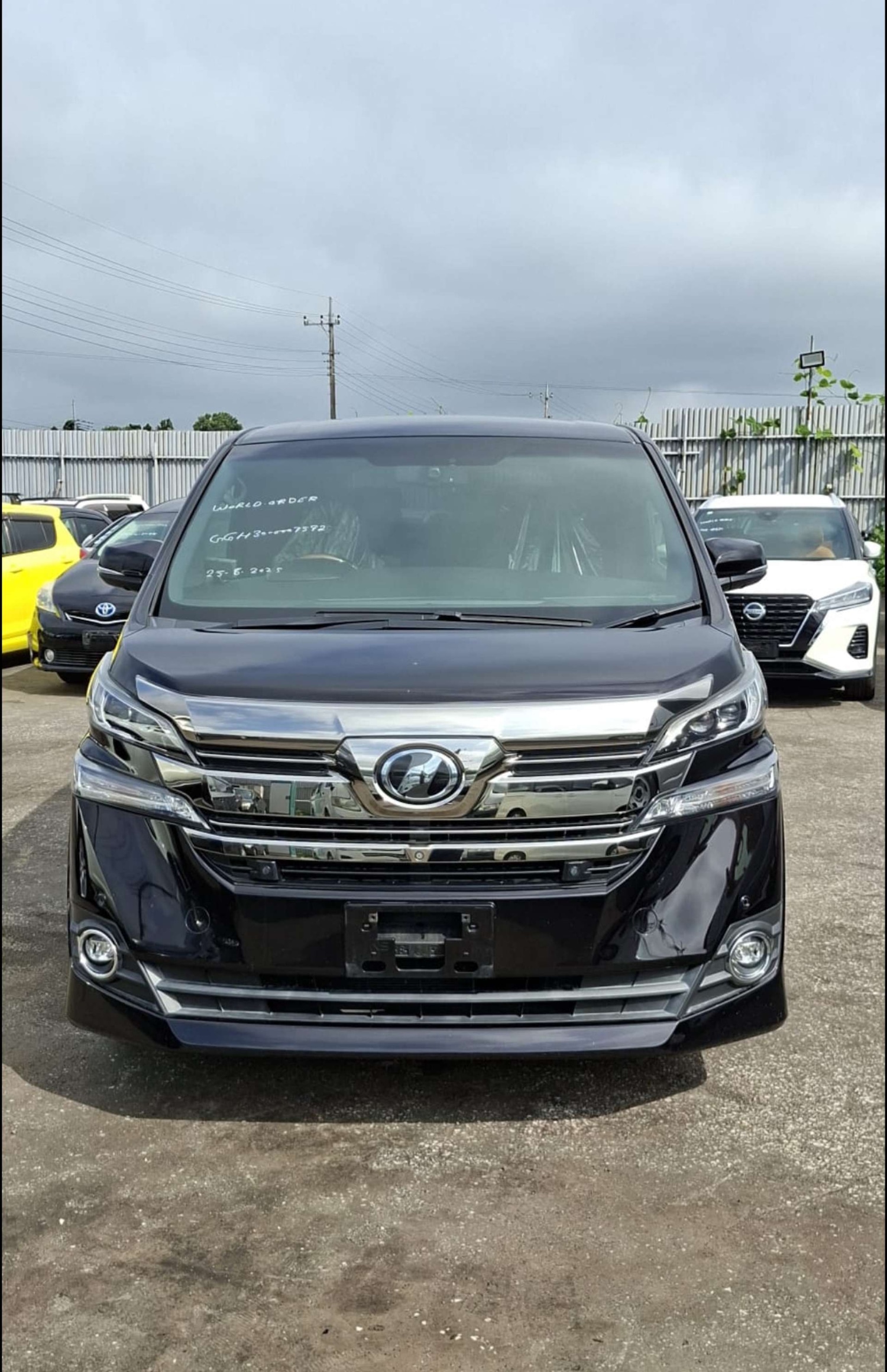 Used Toyota Vellfire 2015 for sale - 77003513: Photo 4