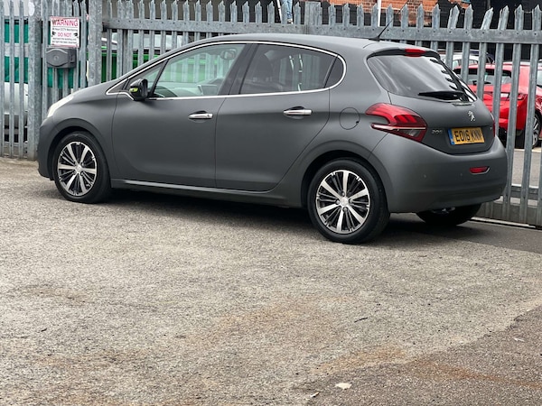 Used Peugeot 208 2016 for sale - 76252733: Photo 13