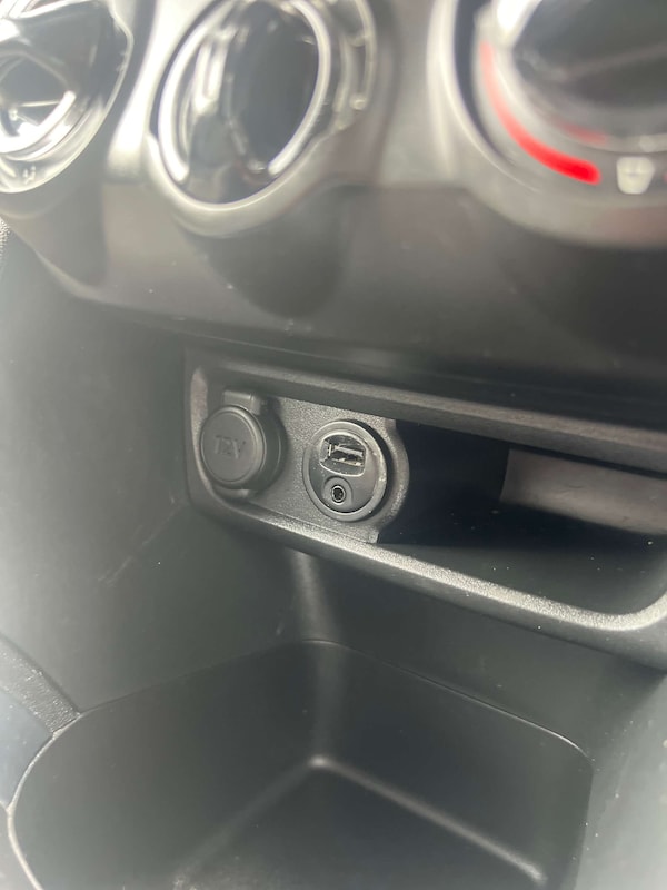 Used Peugeot 208 2016 for sale - 76252733: Photo 27