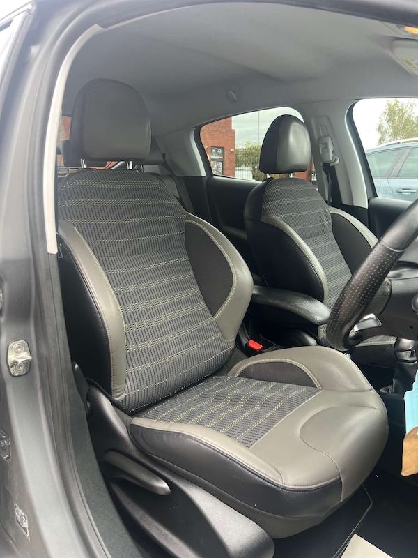 Used Peugeot 208 2016 for sale - 76252733: Photo 2