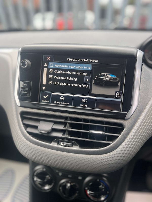 Used Peugeot 208 2016 for sale - 76252733: Photo 36