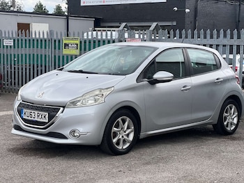 Used Peugeot 208 2013 for sale - 79070784: Photo
