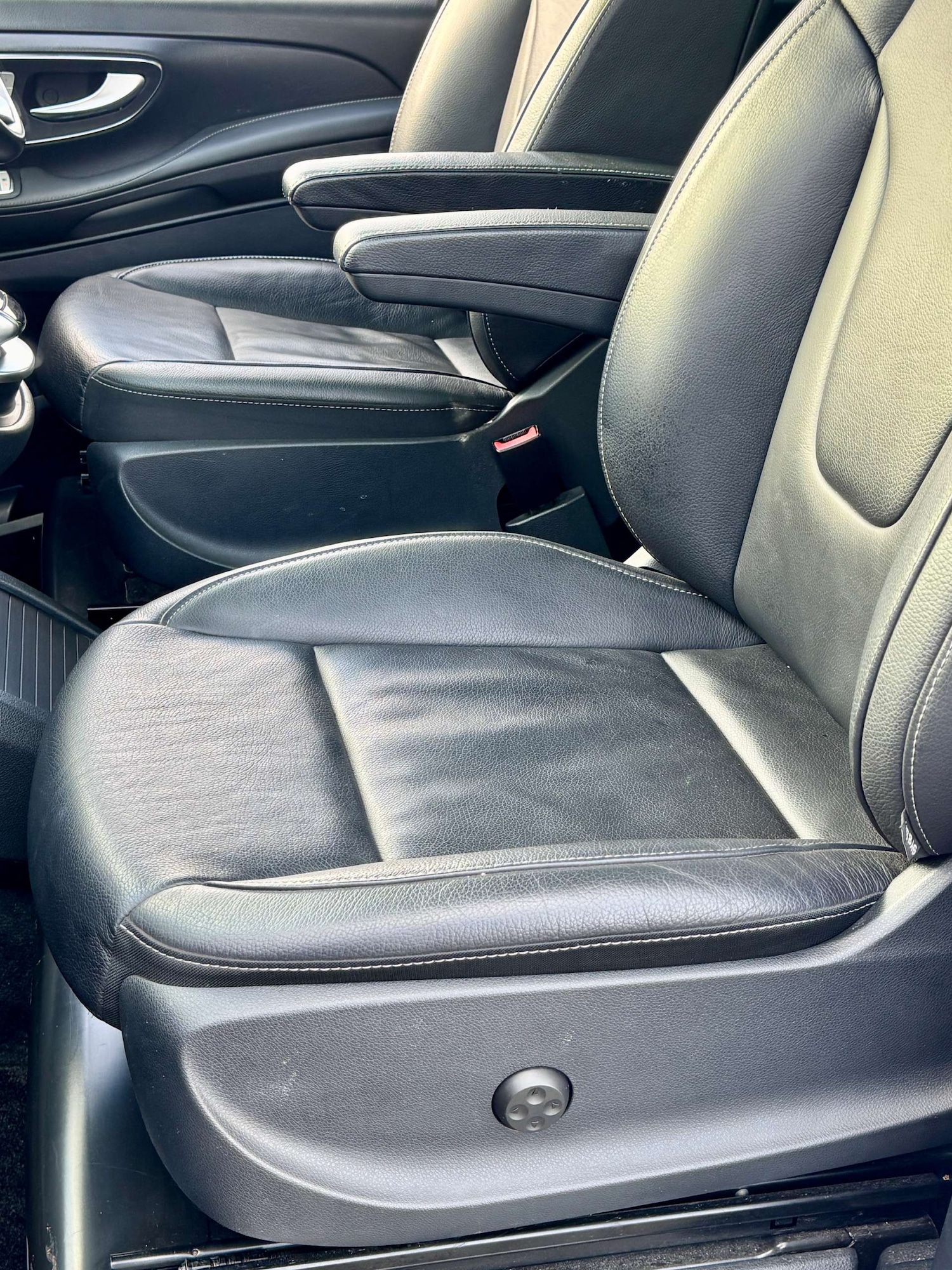 Used Mercedes-Benz V-Class 2020 for sale - 76520316: Photo 10