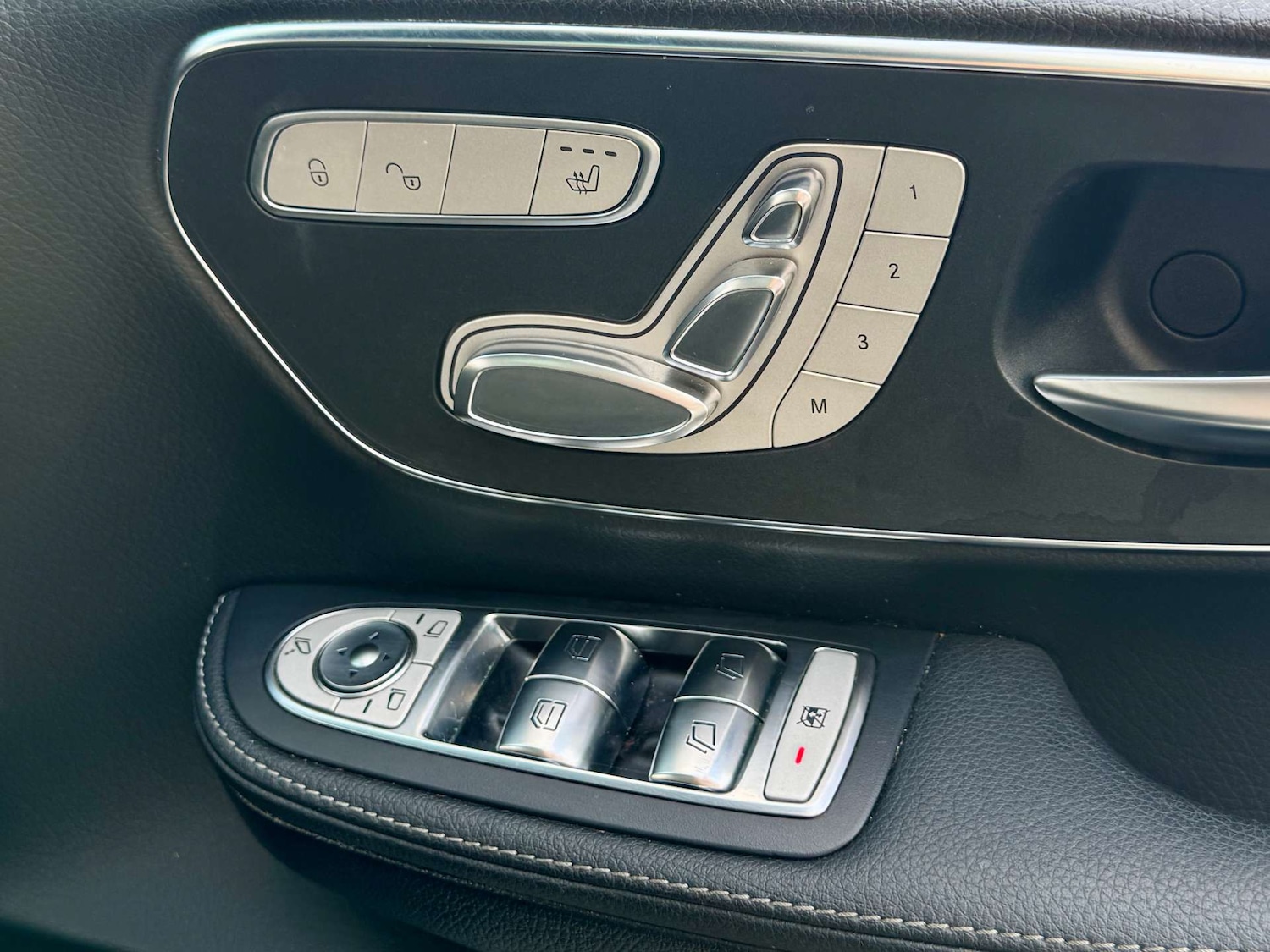 Used Mercedes-Benz V-Class 2020 for sale - 76520316: Photo 17