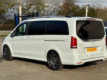 Used Mercedes-Benz V-Class 2020 for sale - 76520316: Photo