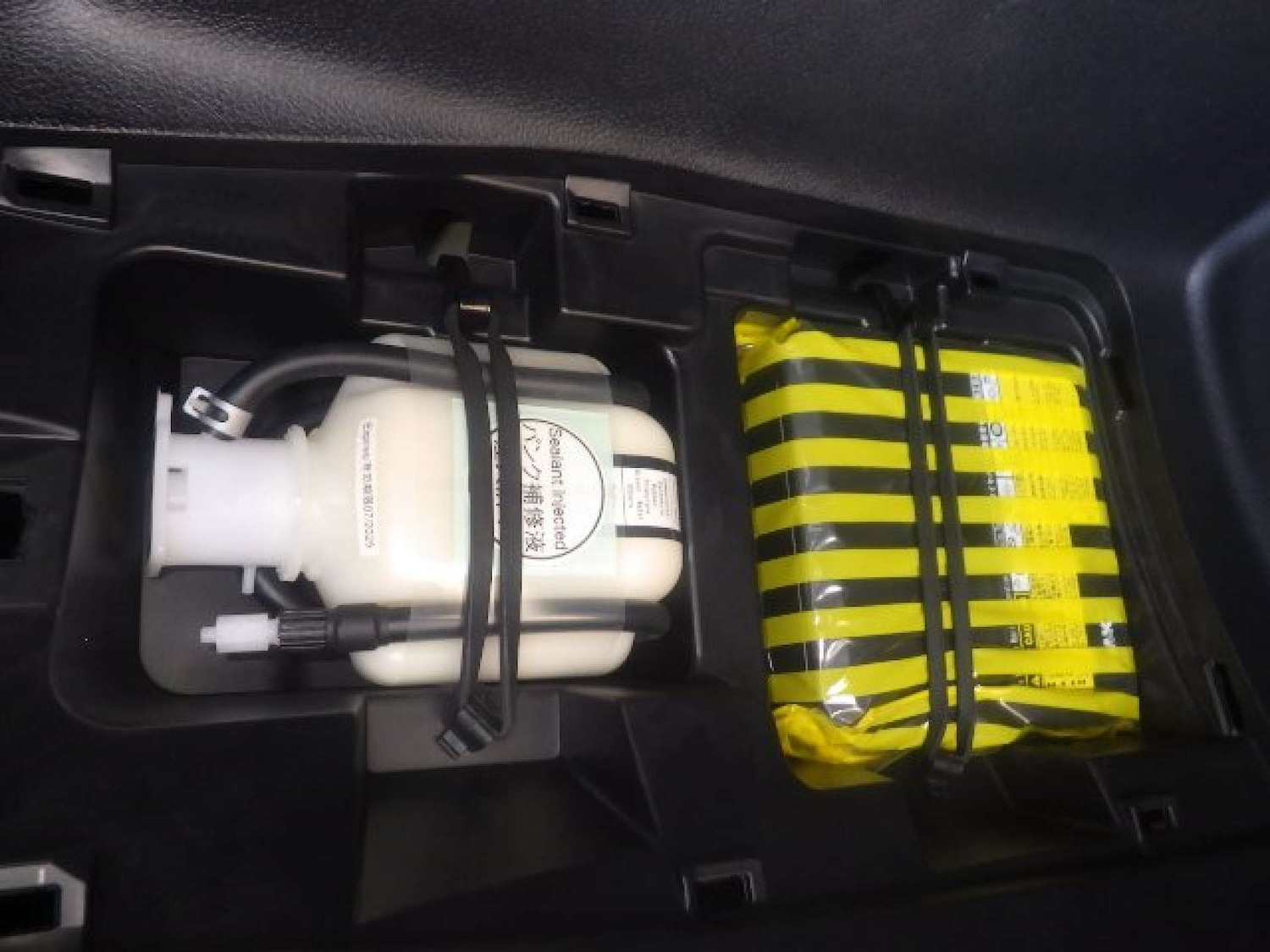 Used Toyota Voxy 2019 for sale - 77030762: Photo 16