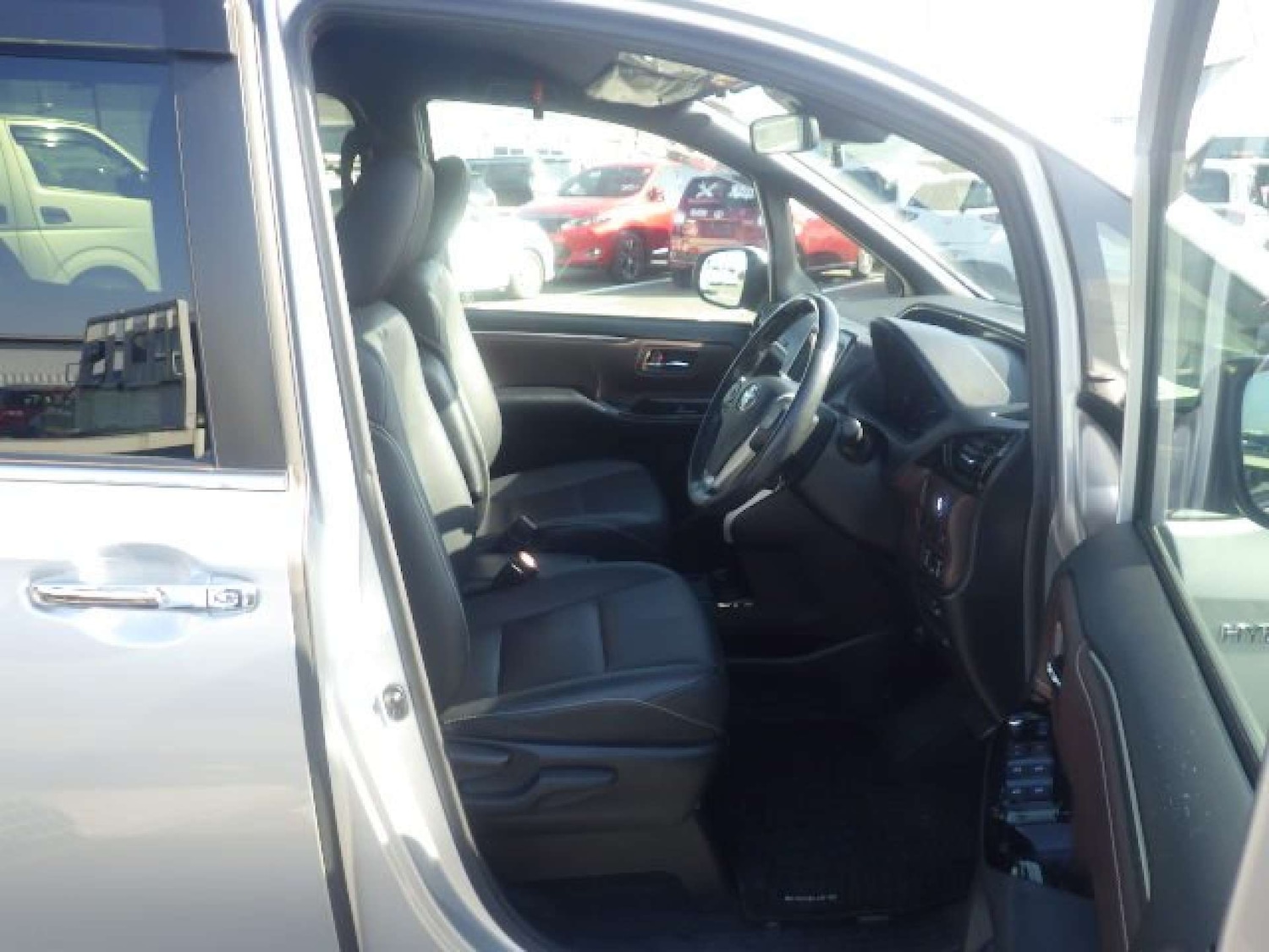 Used Toyota Voxy 2019 for sale - 77030762: Photo 5