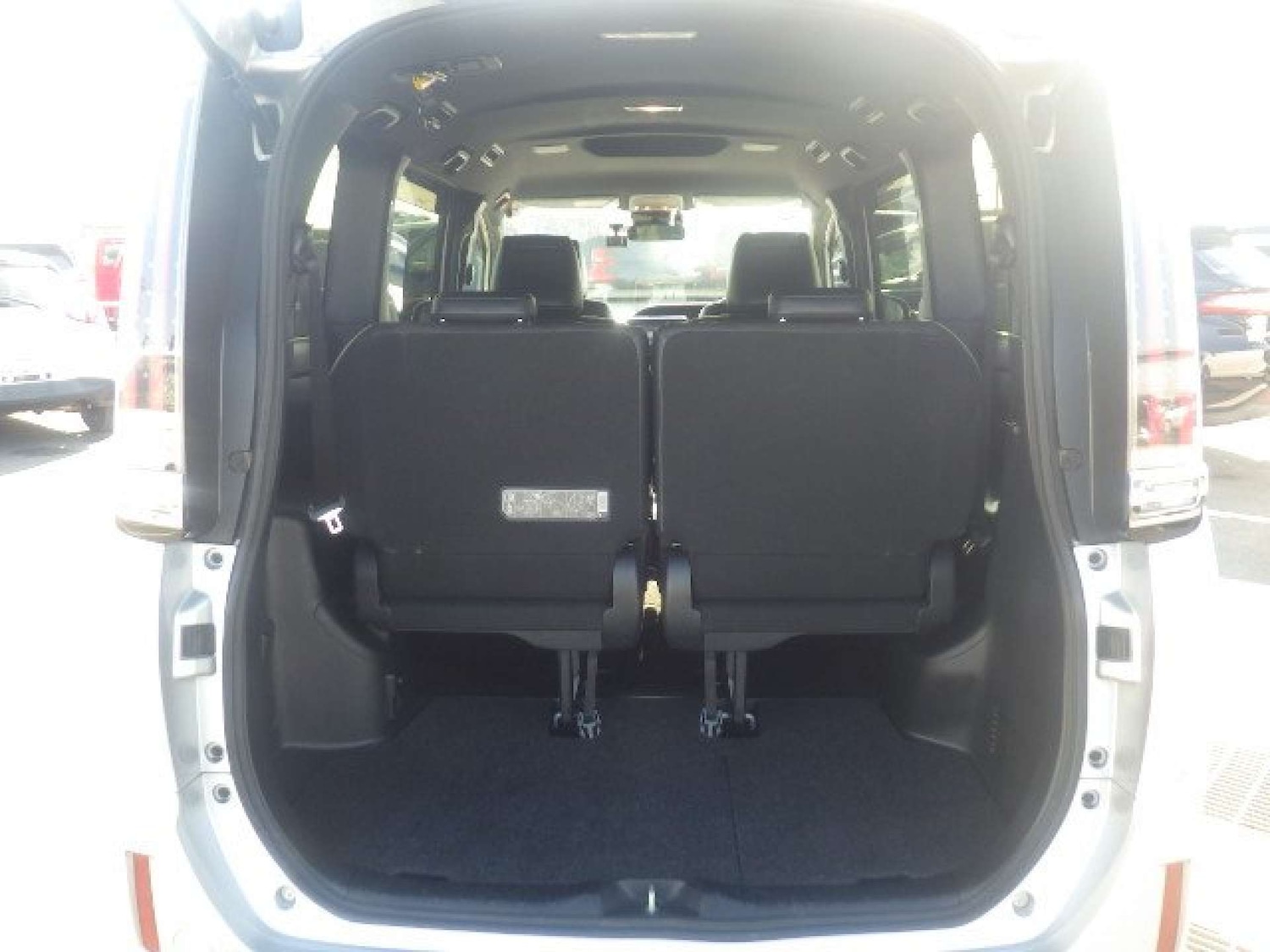 Used Toyota Voxy 2019 for sale - 77030762: Photo 8