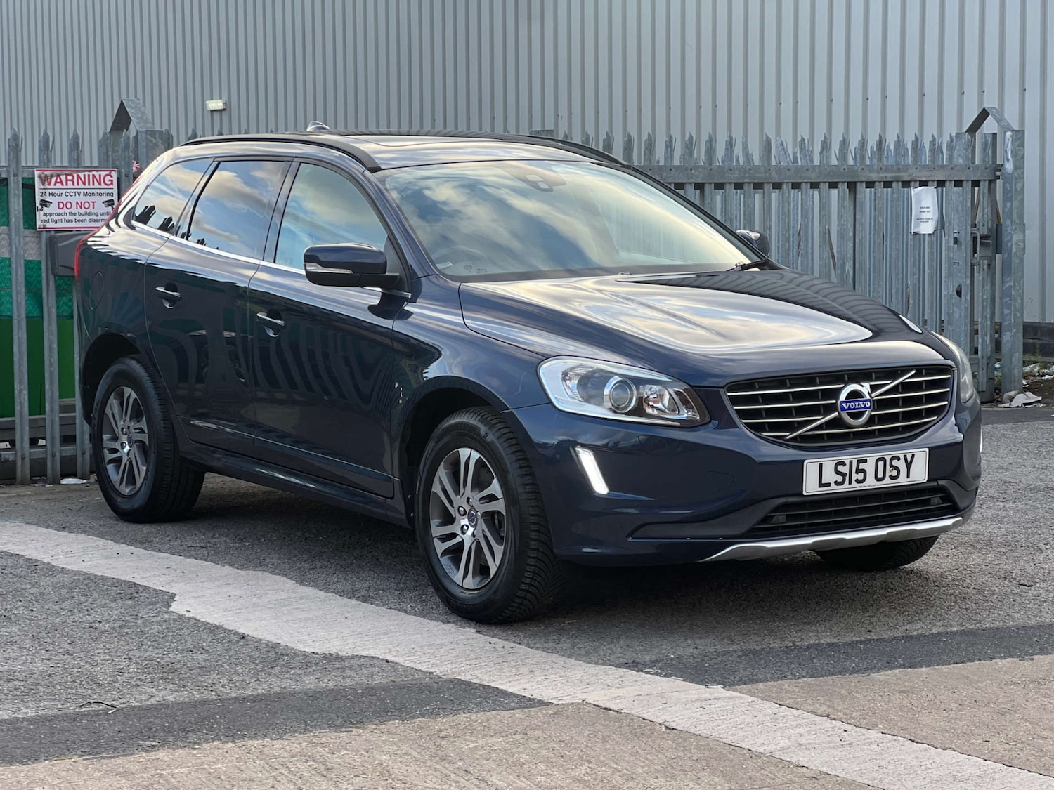 Used Volvo XC60 2015 for sale - 77003493: Photo 1