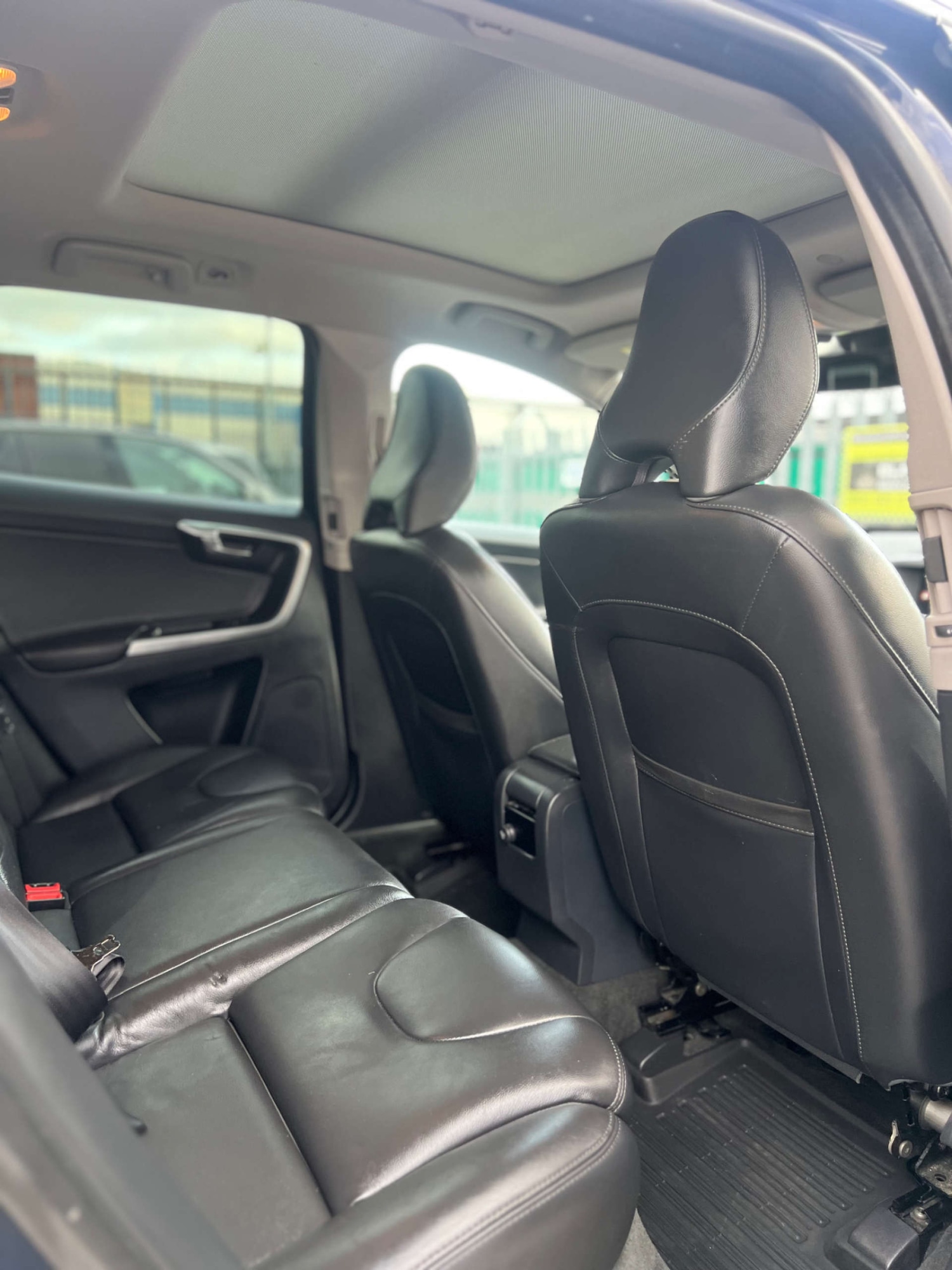 Used Volvo XC60 2015 for sale - 77003493: Photo 26