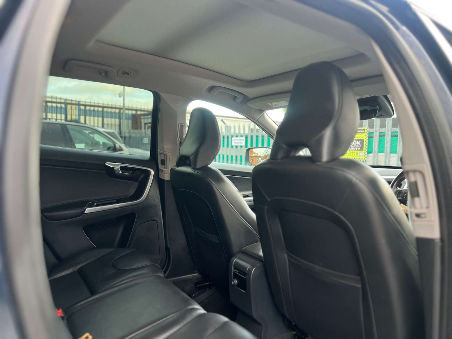 Used Volvo XC60 2015 for sale - 77003493: Photo 27