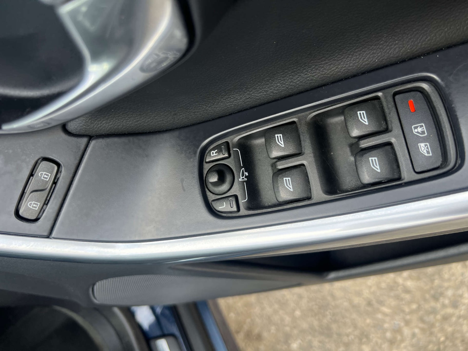 Used Volvo XC60 2015 for sale - 77003493: Photo 46