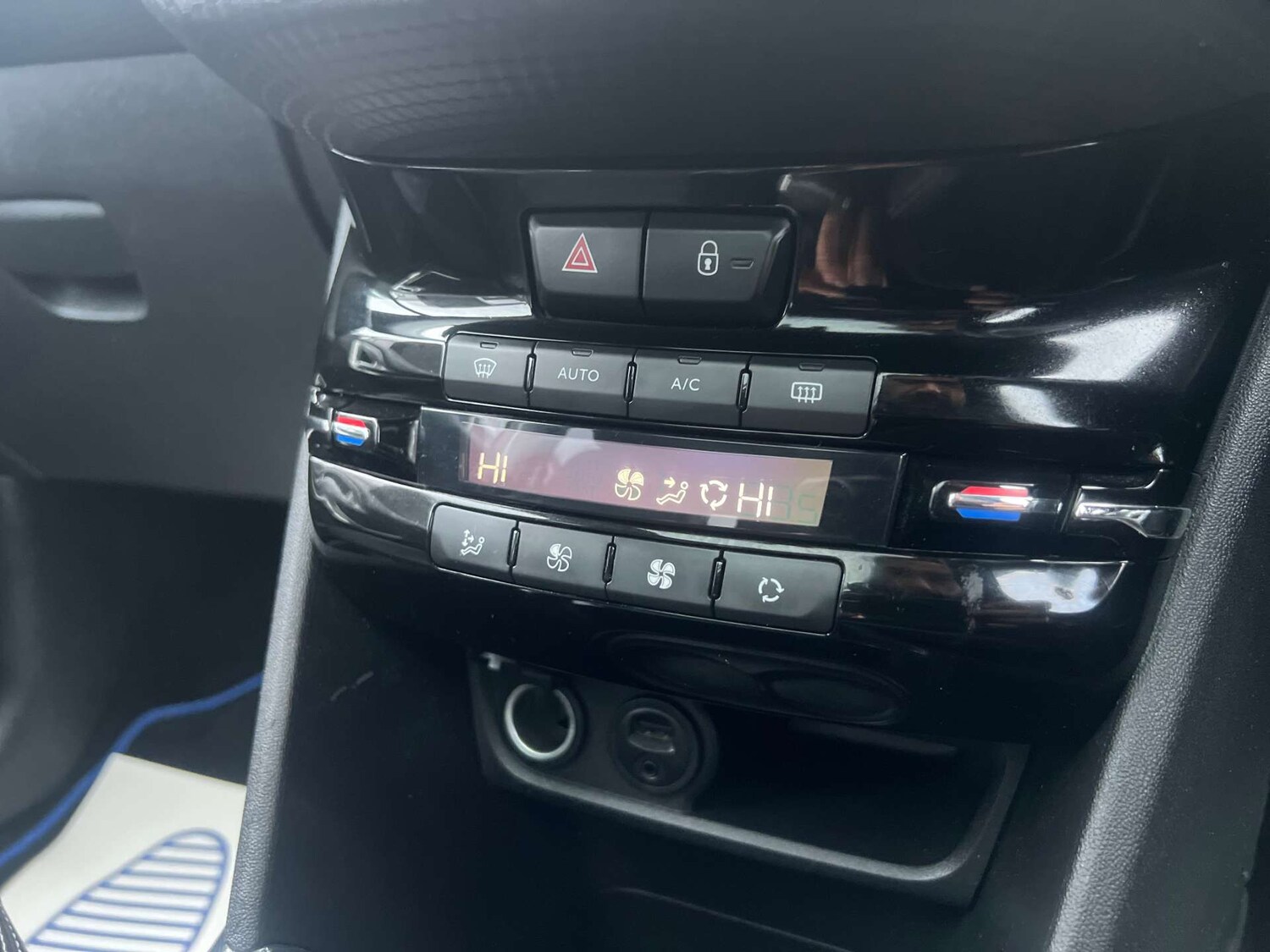 Used Peugeot 2008 2013 for sale - 78003826: Photo 30