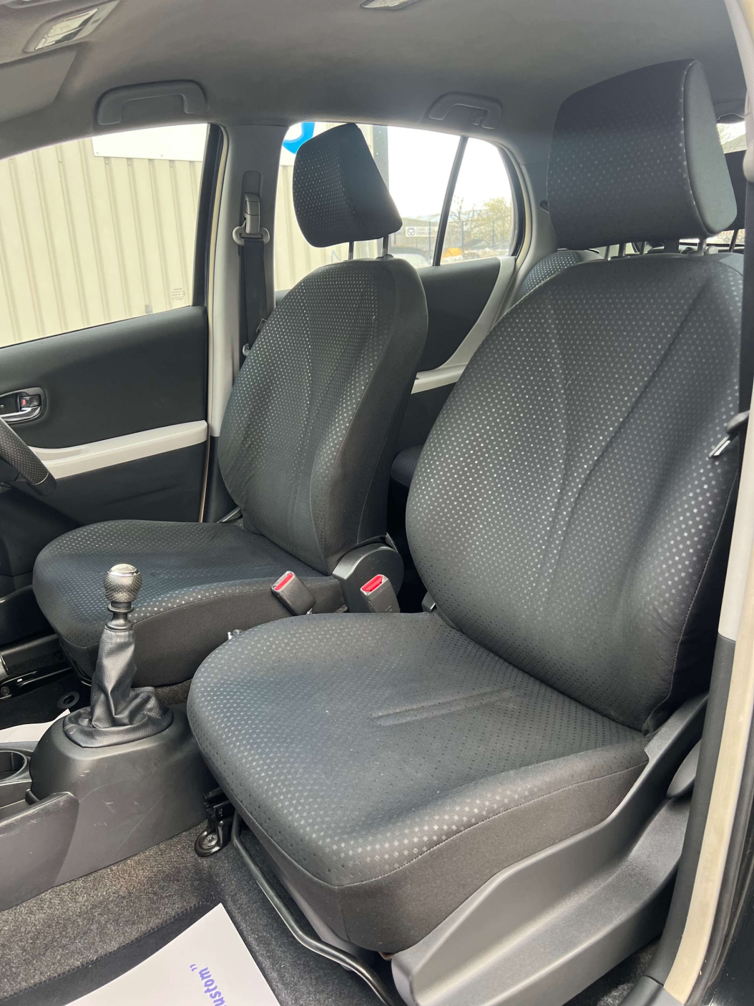 Used Toyota Yaris 2010 for sale - 77139225: Photo 3