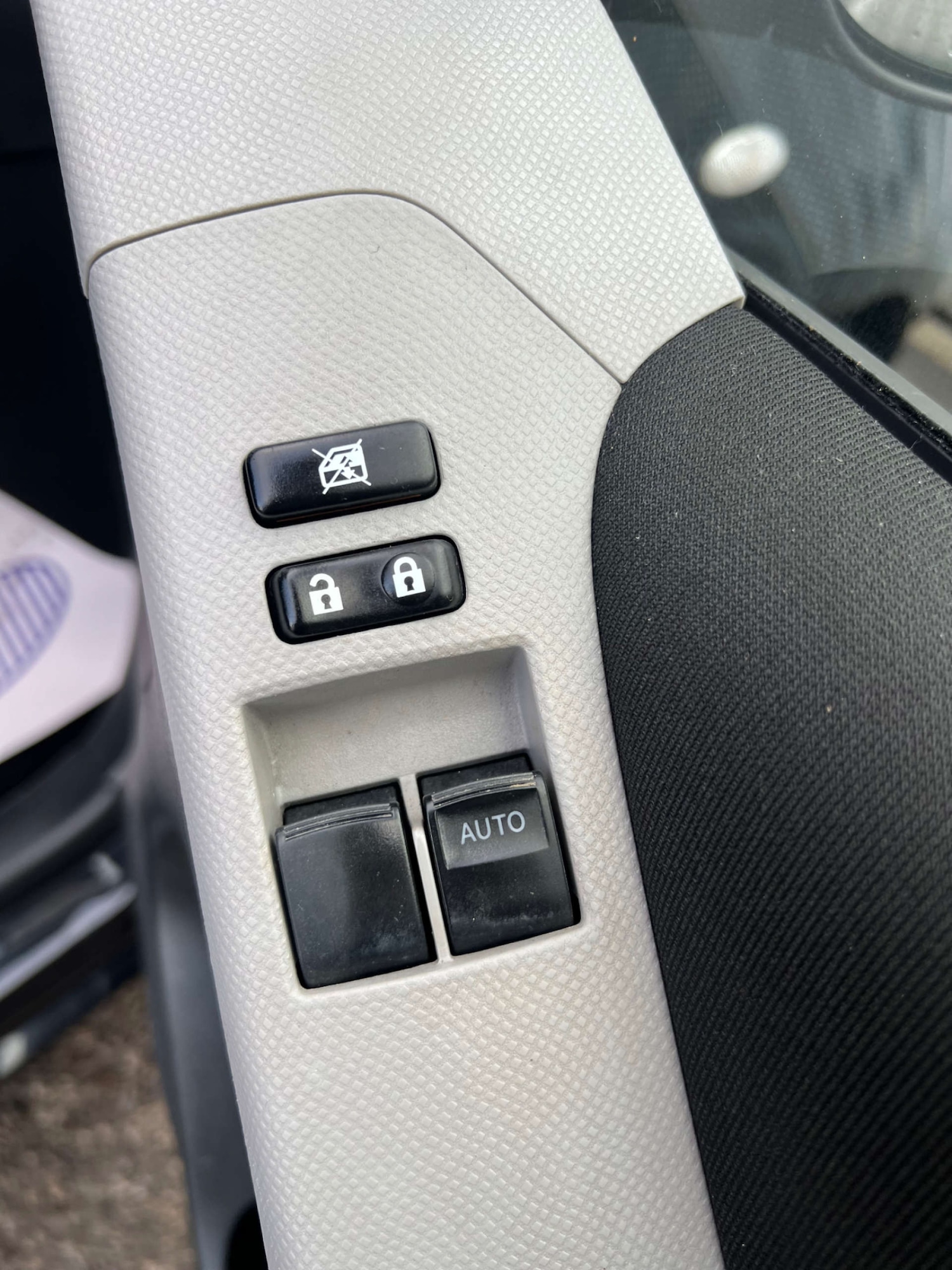 Used Toyota Yaris 2010 for sale - 77139225: Photo 32