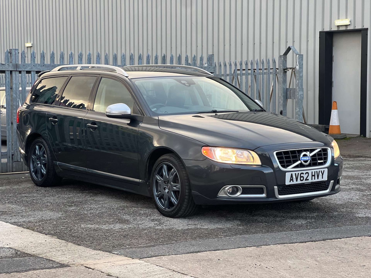 Used Volvo V70 2012 for sale - 76896340: Photo 1