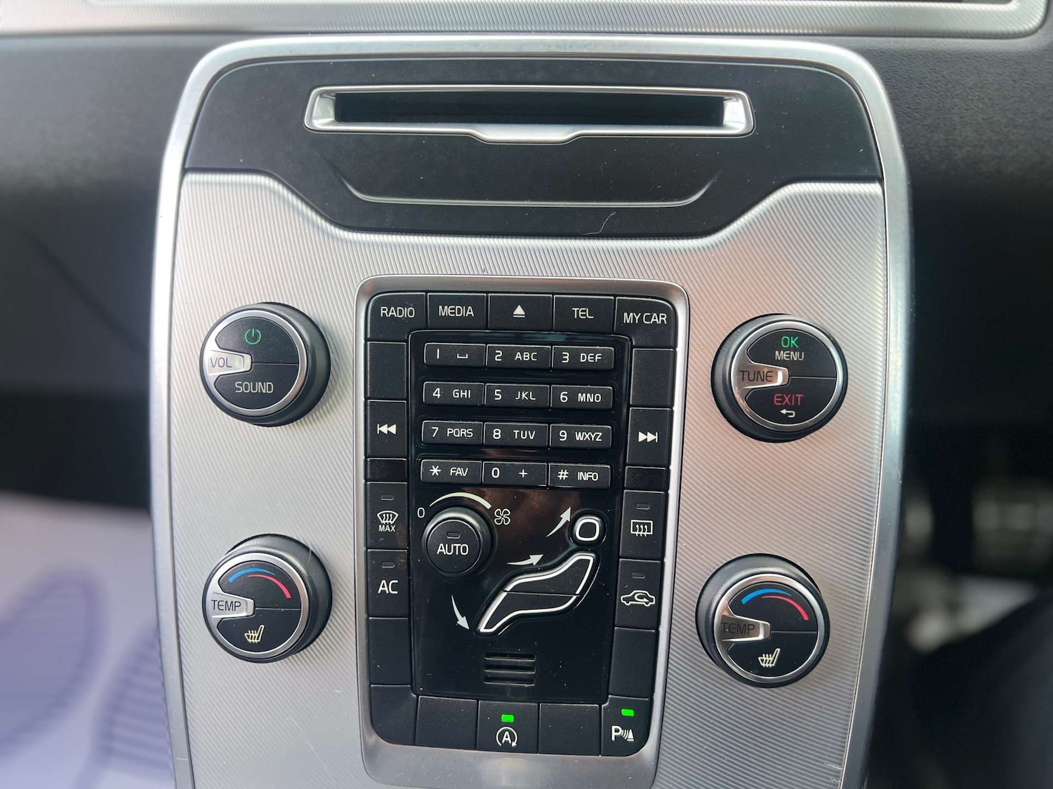 Used Volvo V70 2012 for sale - 76896340: Photo 40