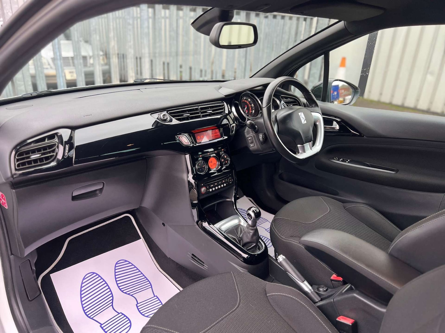 Used Citroen DS3 2014 for sale - 76980055: Photo 16