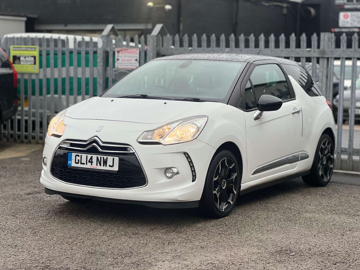 Used Citroen DS3 2014 for sale - 76980055: Photo 3