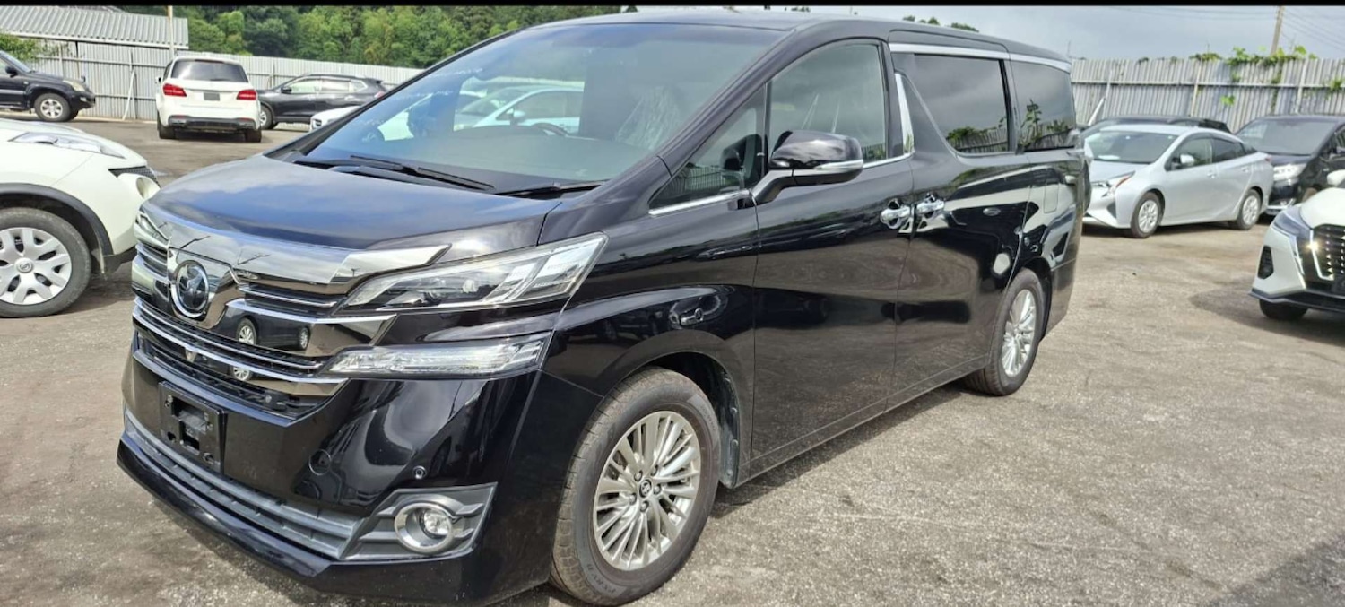 Used Toyota Vellfire 2015 for sale - 76451740: Photo 1