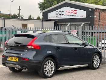 Used Volvo V40 2017 for sale - 75505727: Photo