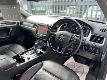 Used Volkswagen Touareg 2012 for sale - 78297282: Photo