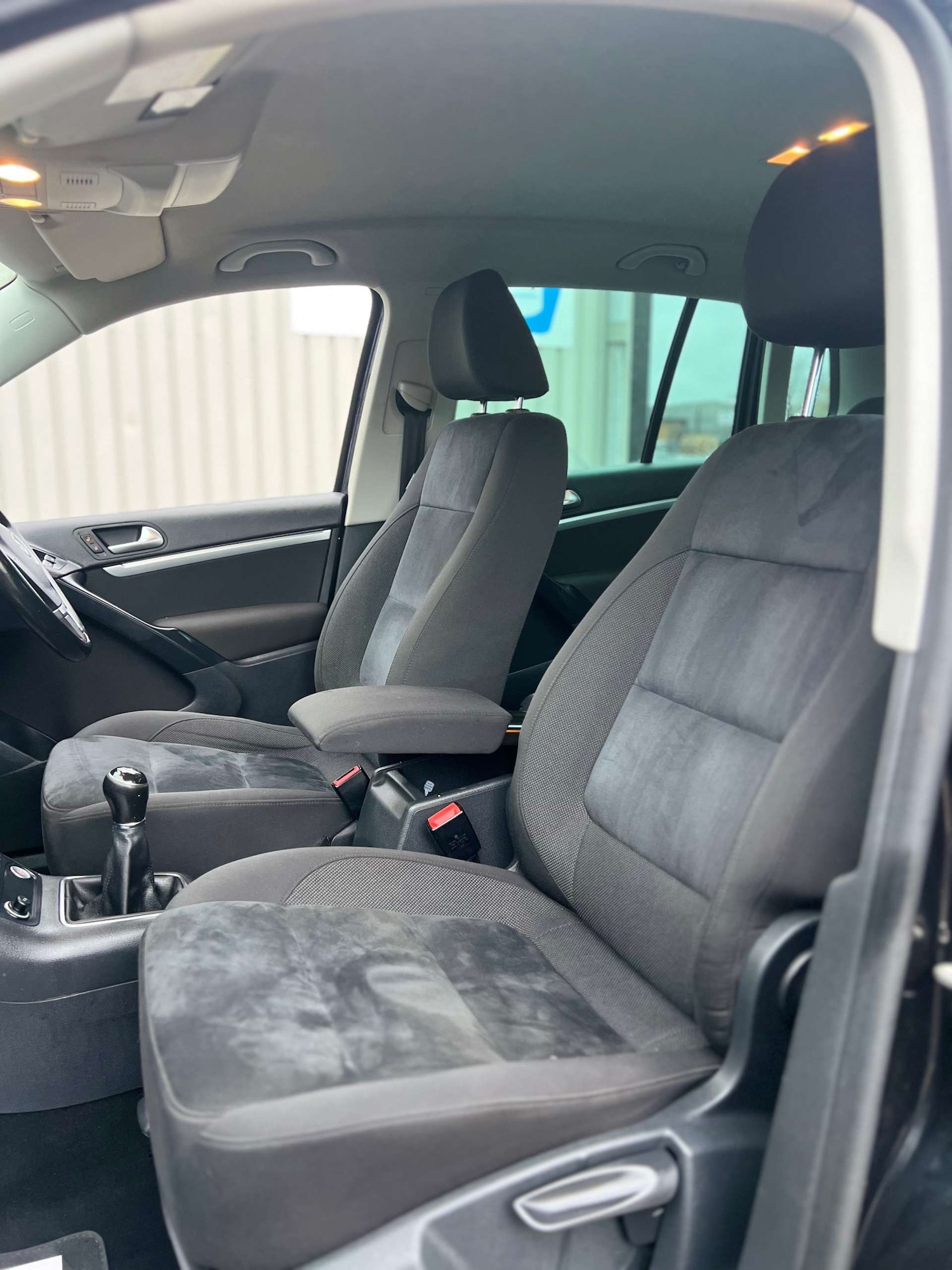 Used Volkswagen Tiguan 2015 for sale - 77003520: Photo 16