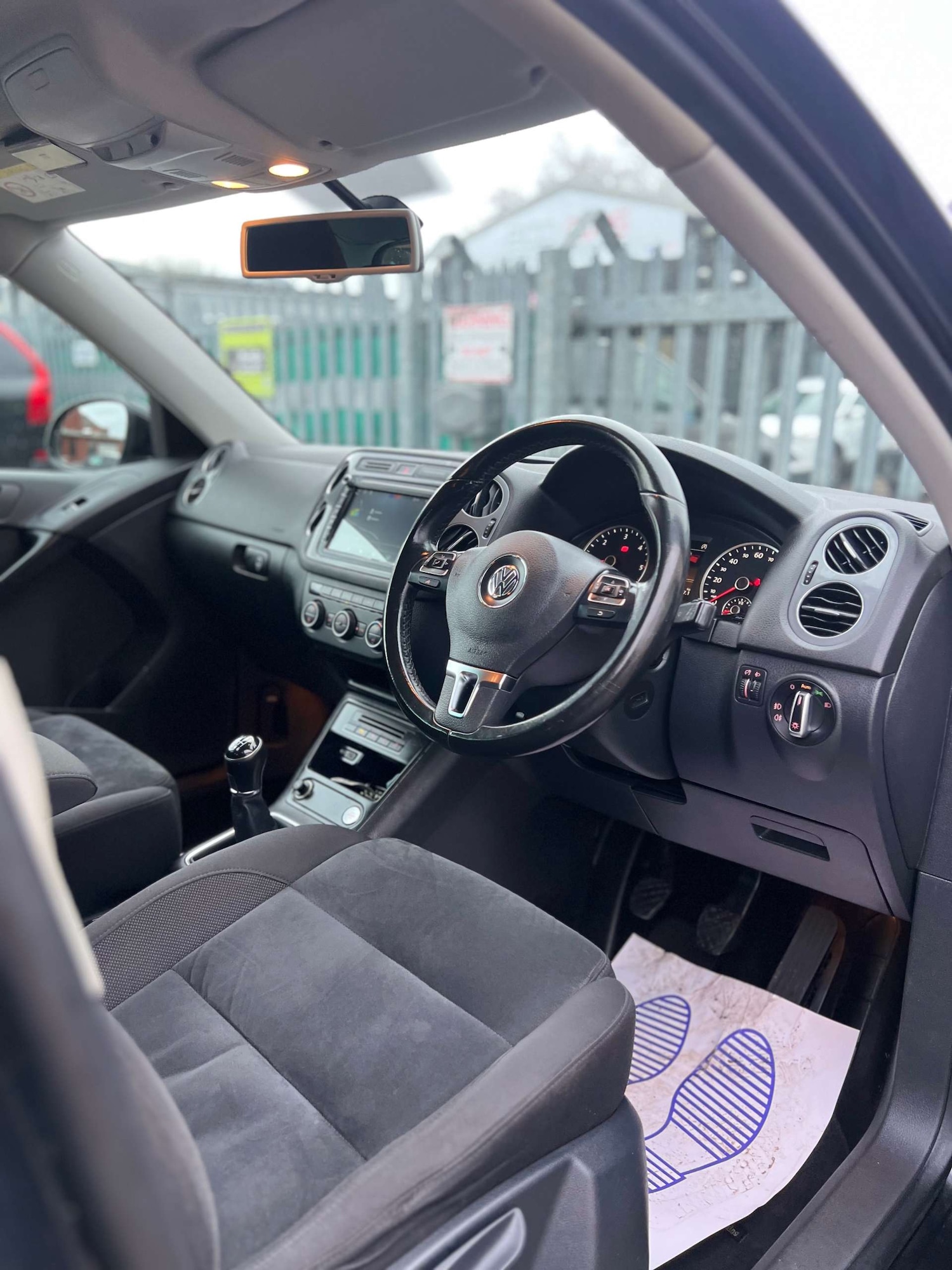 Used Volkswagen Tiguan 2015 for sale - 77003520: Photo 2