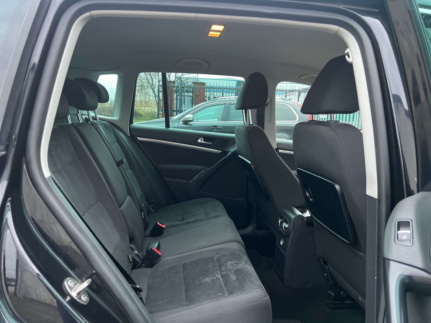 Used Volkswagen Tiguan 2015 for sale - 77003520: Photo 21