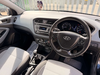 Used Hyundai i20 2016 for sale - 79596355: Photo