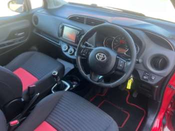 Used Toyota Yaris 2015 for sale - 75239372: Photo