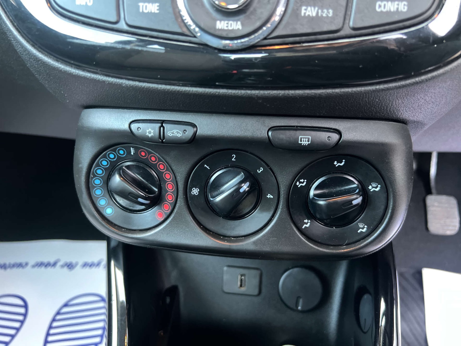 Used Vauxhall ADAM 2015 for sale - 76934879: Photo 31