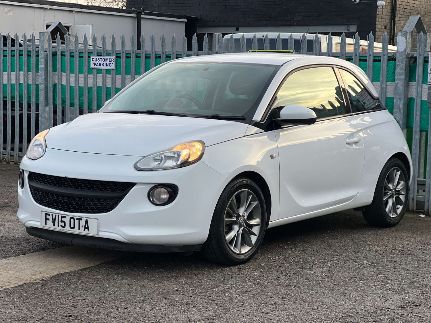 Used Vauxhall ADAM 2015 for sale - 76934879: Photo 5