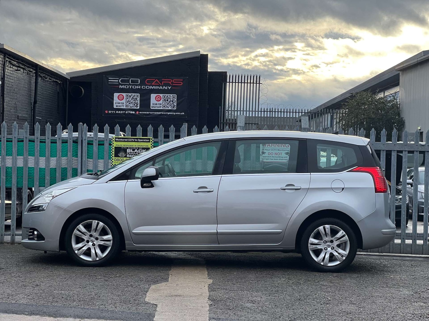 Used Peugeot 5008 2012 for sale - 76829762: Photo 24