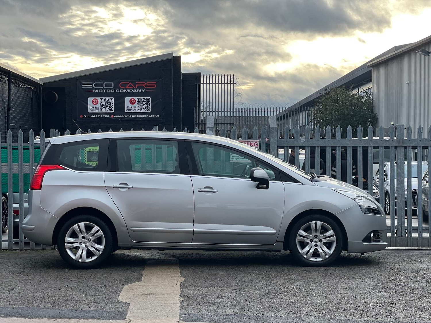 Used Peugeot 5008 2012 for sale - 76829762: Photo 25