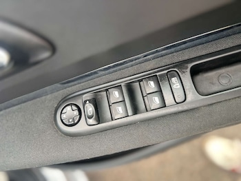 Used Peugeot 5008 2012 for sale - 76829762: Photo