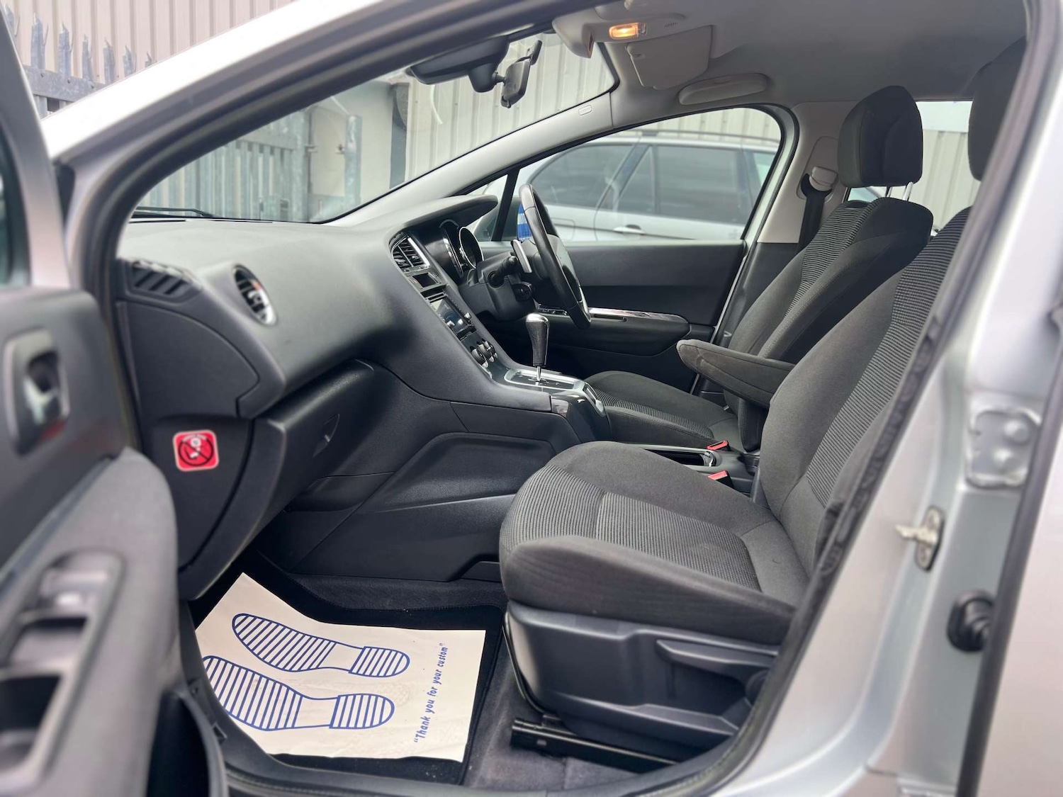 Used Peugeot 5008 2012 for sale - 76829762: Photo 8