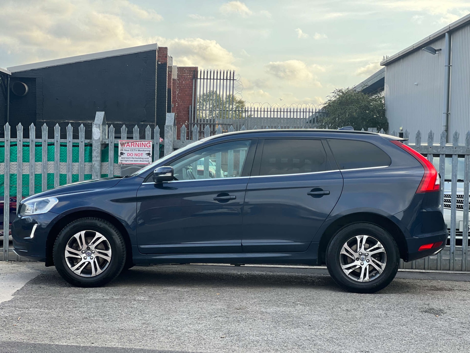 Used Volvo XC60 2015 for sale - 76767905: Photo 11