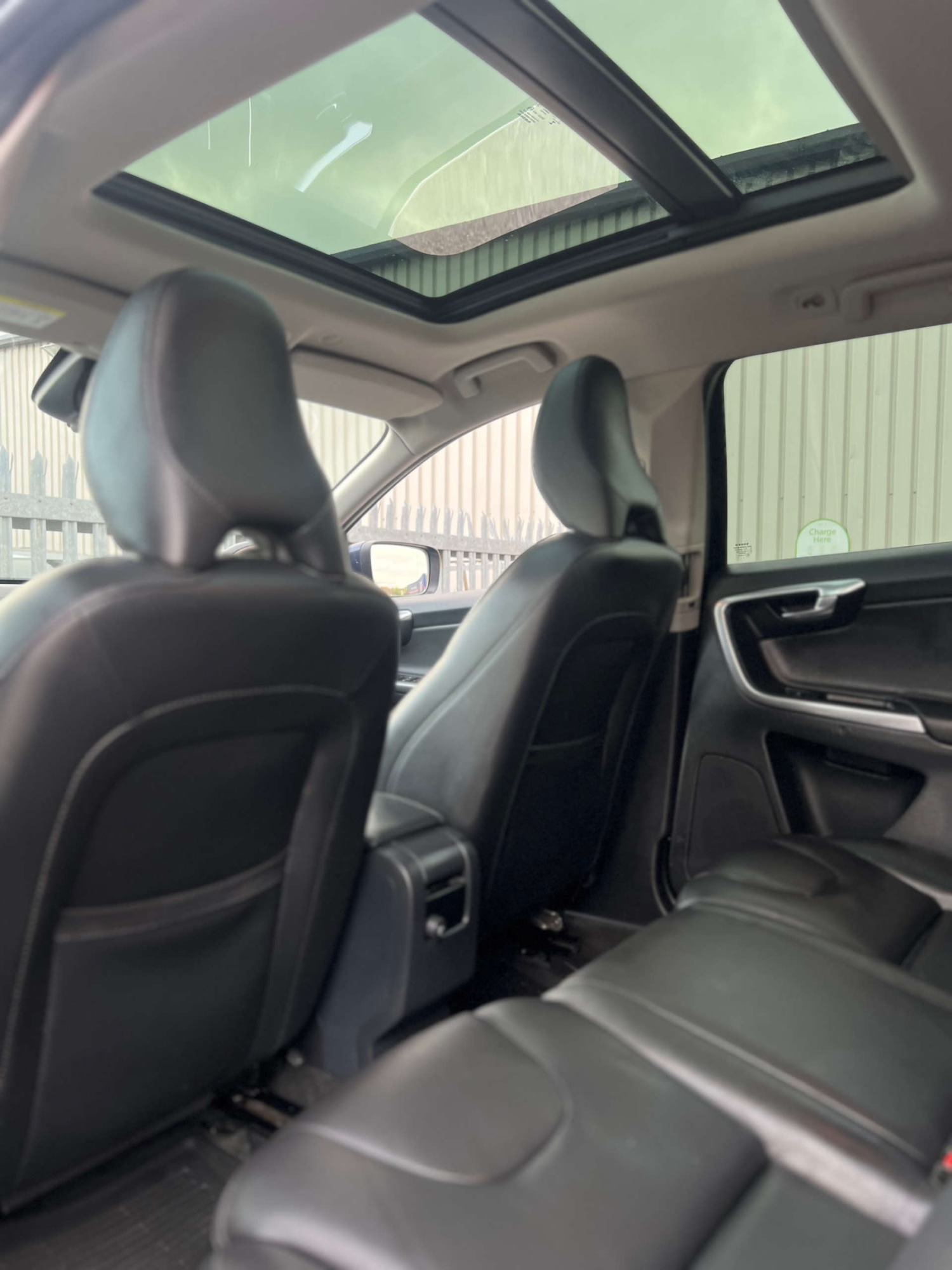 Used Volvo XC60 2015 for sale - 76767905: Photo 31