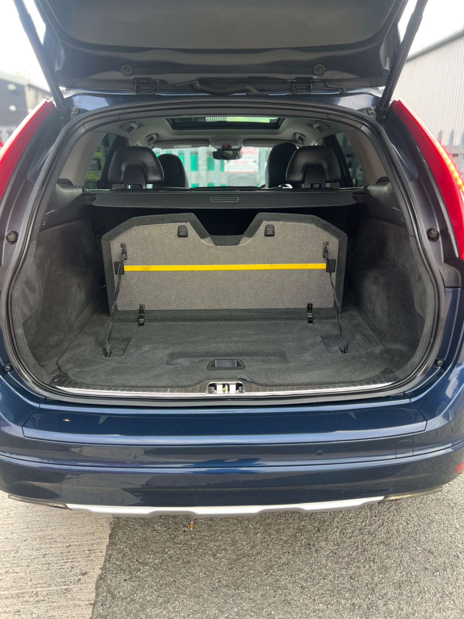 Used Volvo XC60 2015 for sale - 76767905: Photo 44