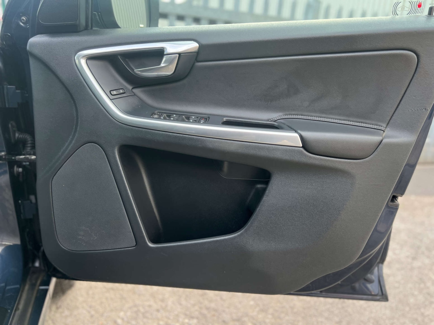 Used Volvo XC60 2015 for sale - 76767905: Photo 51