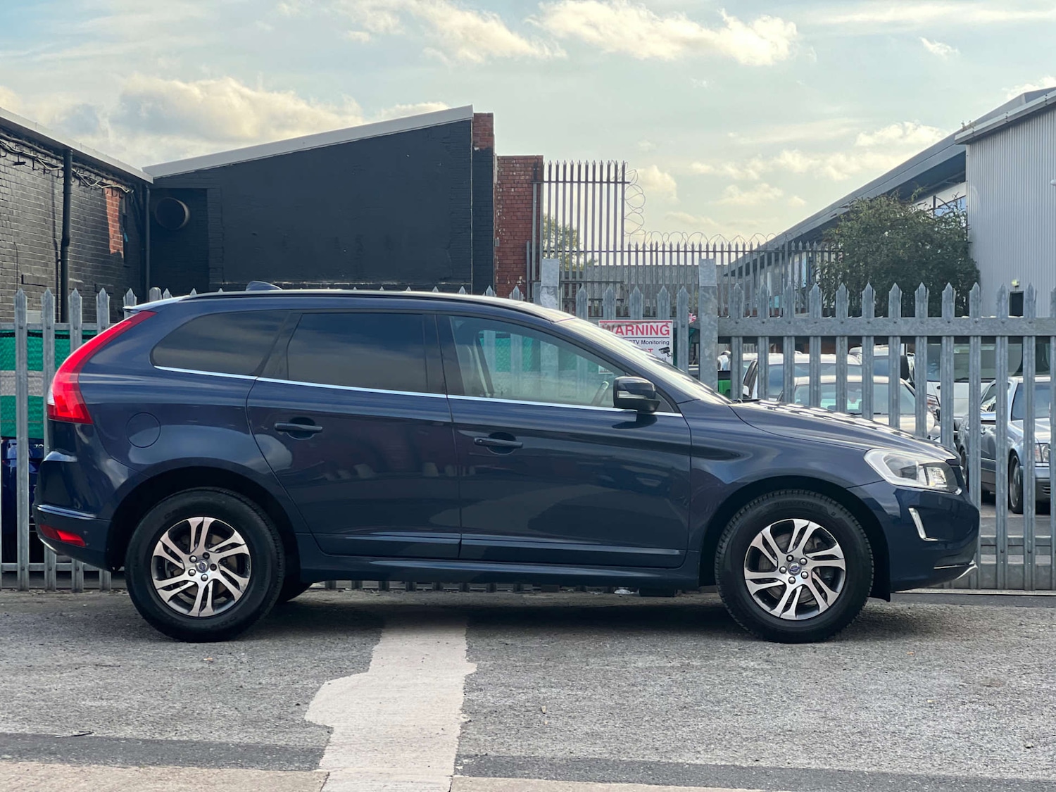 Used Volvo XC60 2015 for sale - 76767905: Photo 7