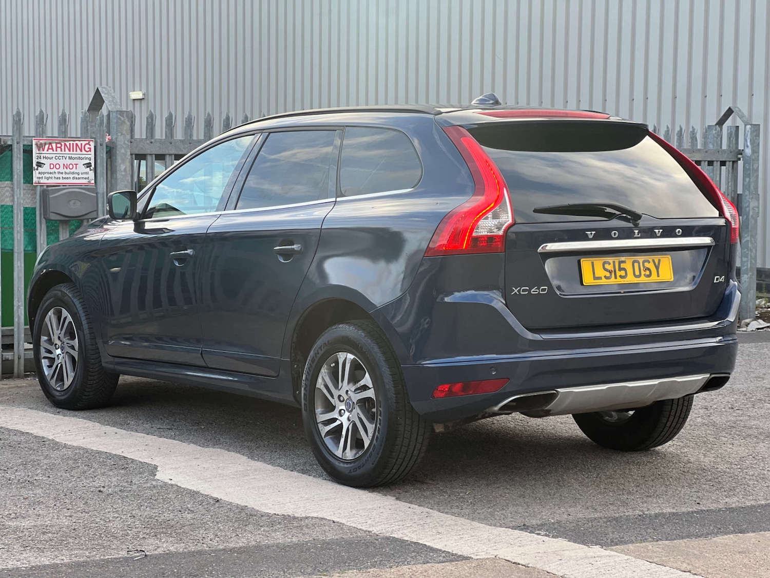 Used Volvo XC60 2015 for sale - 76767905: Photo 8