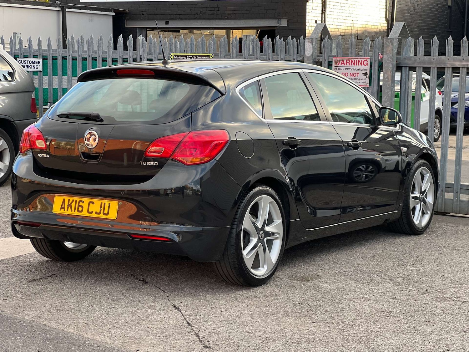 Used Vauxhall Astra 2016 for sale - 76352636: Photo 4
