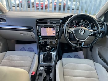 Used Volkswagen Golf 2014 for sale - 76278172: Photo