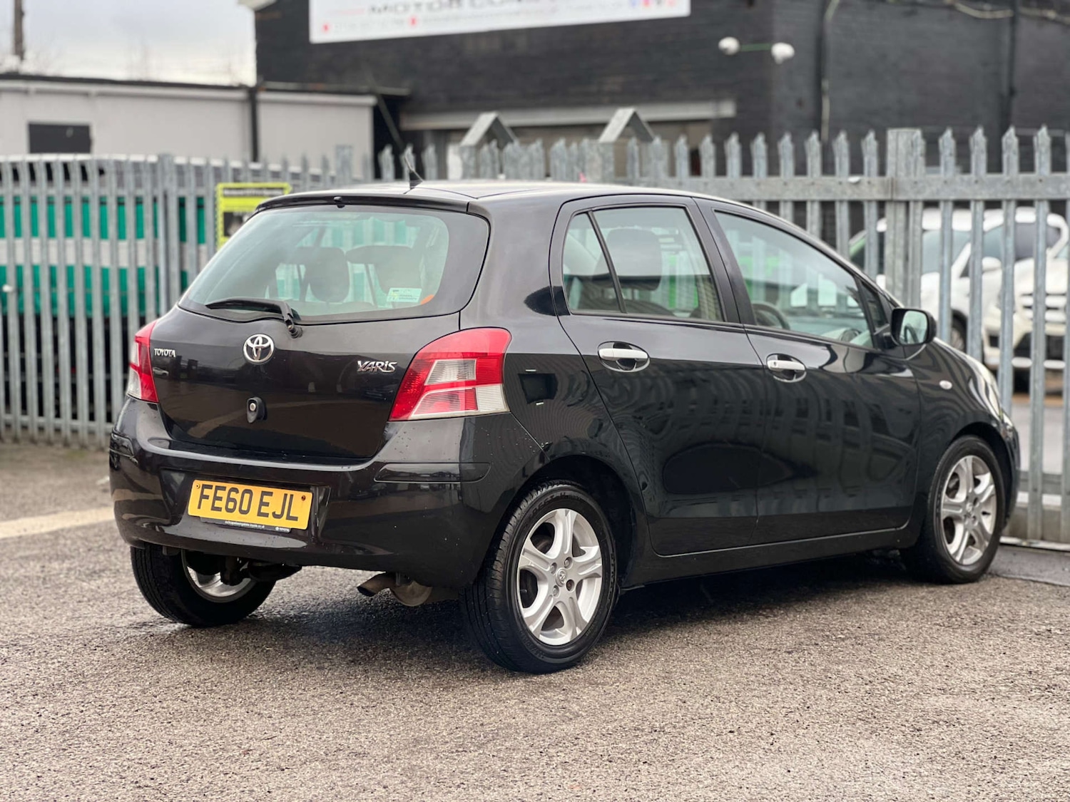 Used Toyota Yaris 2010 for sale - 76848488: Photo 11