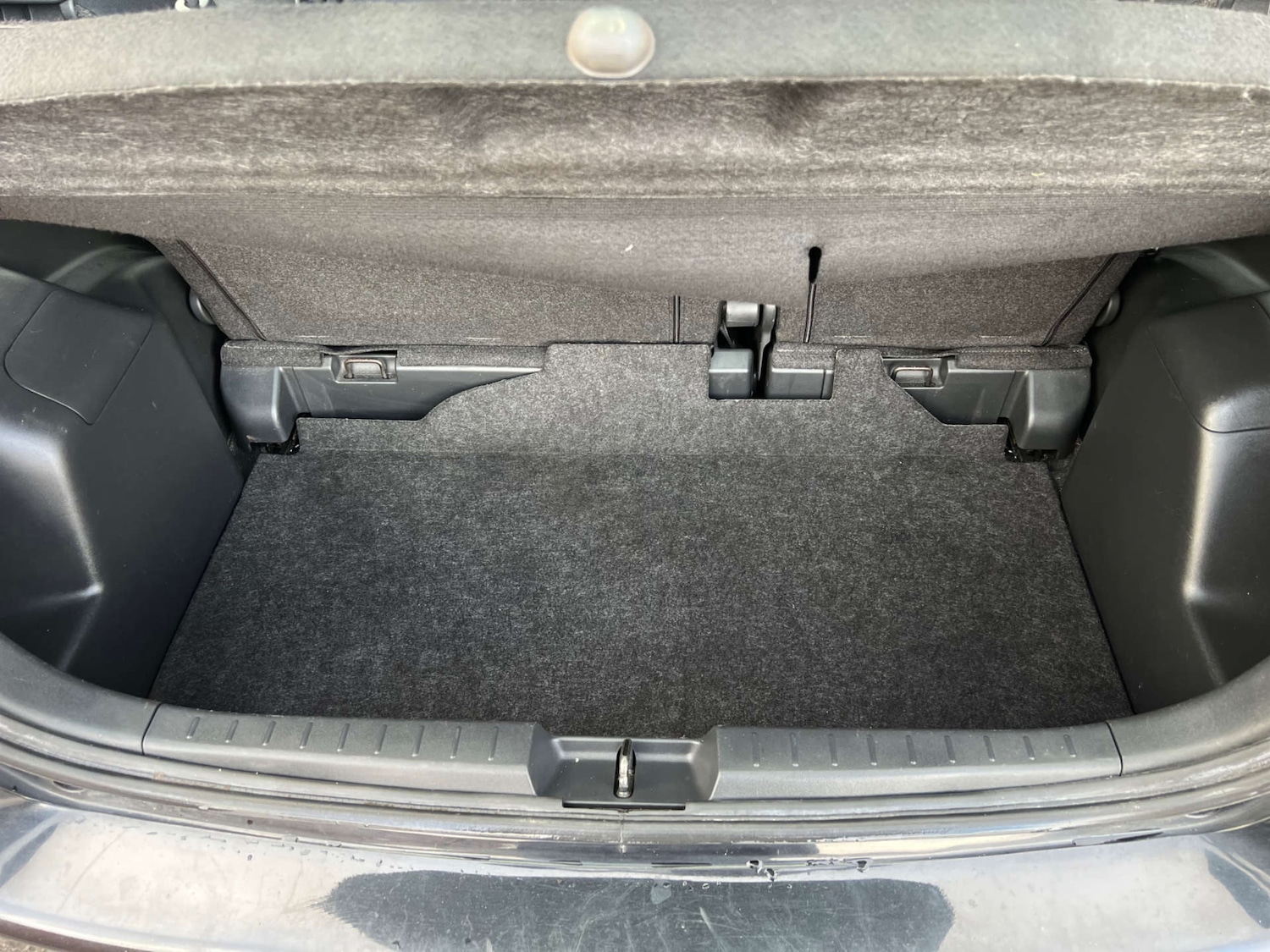 Used Toyota Yaris 2010 for sale - 76848488: Photo 28